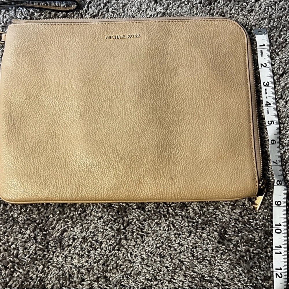 Michael Kors Pebbled Leather iPad Tablet Sleeve - Picture 7 of 9